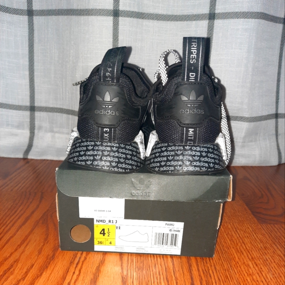 Kids Black Adidas Sneakers NMD_R1 (Used) - Picture 4 of 4